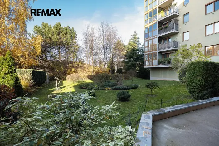 Prodej obchodního prostoru, Praha - Troja, Vřesová, 240 m2
