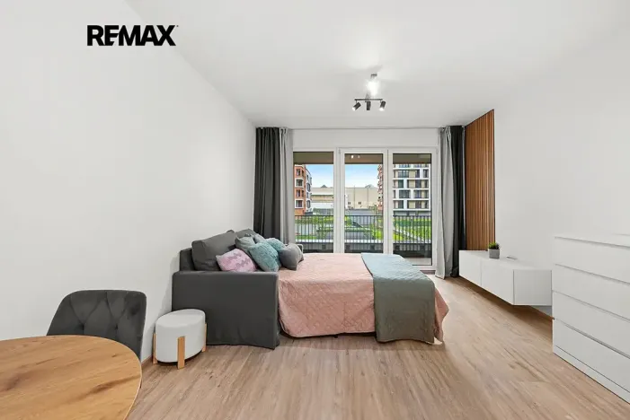 Pronájem bytu 1+kk, Praha - Hloubětín, Poděbradská, 37 m2