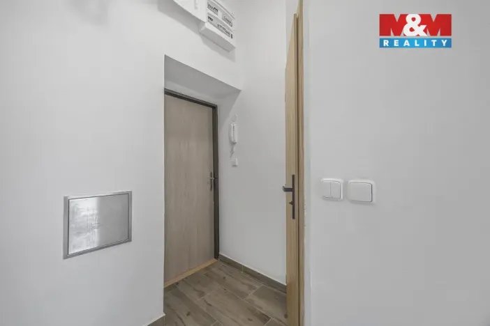 Pronájem bytu 1+1, Trutnov - Poříčí, Voletinská, 48 m2