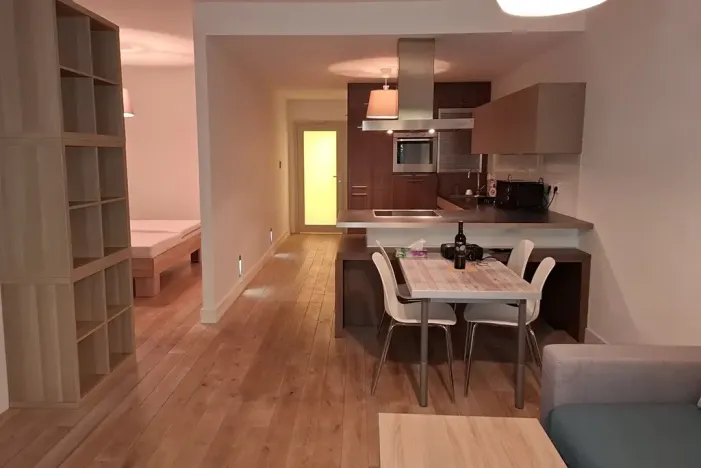 Pronájem bytu 2+kk, Praha - Hrdlořezy, Mezilehlá, 81 m2