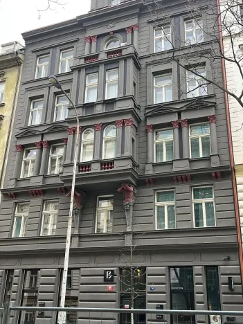 Pronájem garáže, Praha - Vinohrady, Sázavská, 12 m2