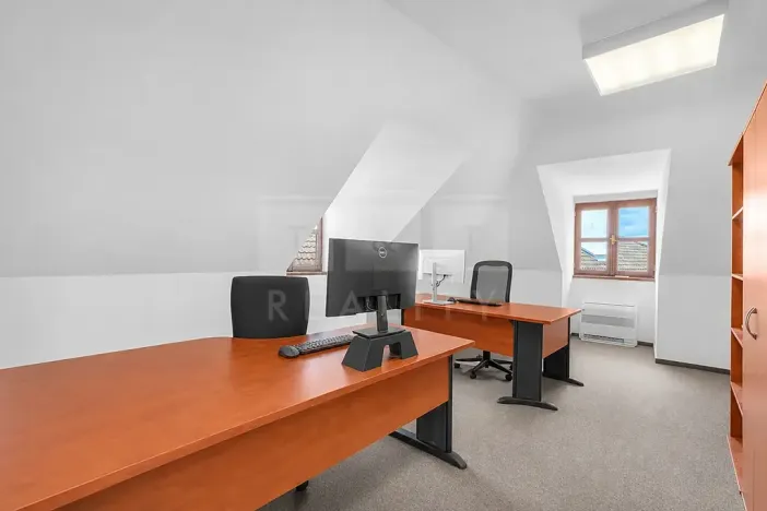 Pronájem kanceláře, Hradec Králové, Malé náměstí, 500 m2