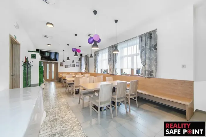 Prodej ubytování, Dobřany, Lipová, 820 m2
