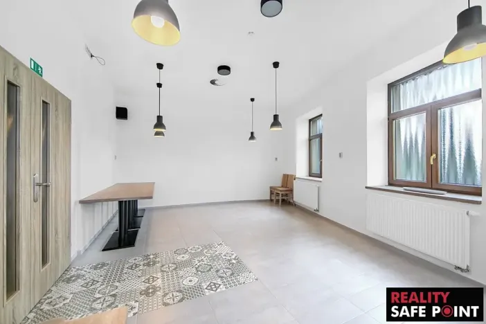 Prodej ubytování, Dobřany, Lipová, 820 m2