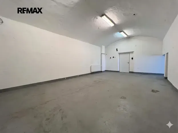 Pronájem skladu, Měřín, 454 m2