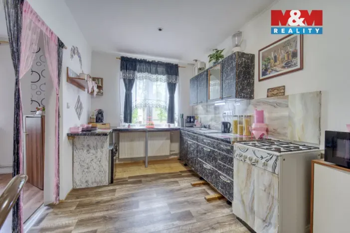 Prodej bytu 3+1, Teplá, Klášterní, 80 m2