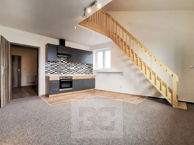 Pronájem bytu 1+kk, Úvaly, Arnošta z Pardubic, 32 m2