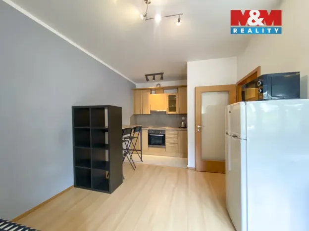Pronájem bytu 1+kk, Praha - Košíře, Plzeňská, 31 m2