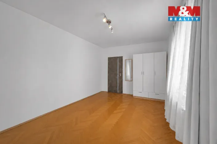 Pronájem bytu 2+1, Pardubice - Zelené Předměstí, Benešovo náměstí, 55 m2