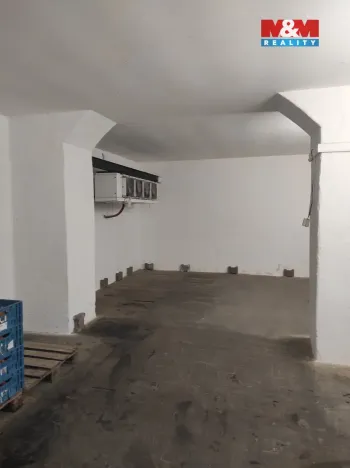 Pronájem obchodního prostoru, Opava, Vančurova, 500 m2