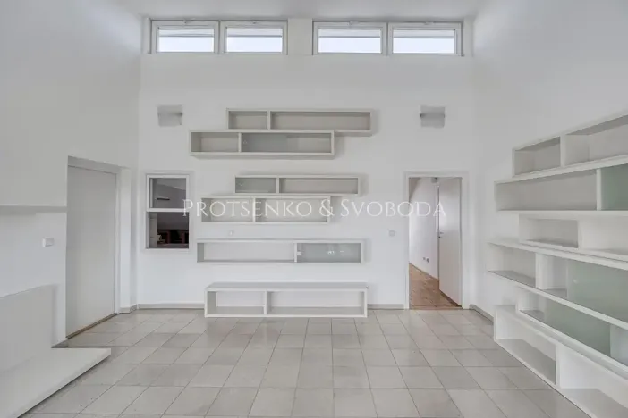 Prodej kanceláře, Křižanov, Benešovo náměstí, 530 m2