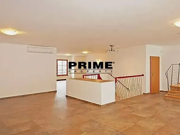 Pronájem kanceláře, Praha - Střešovice, Nad hradním vodojemem, 350 m2