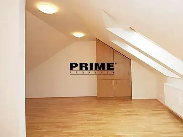 Pronájem kanceláře, Praha - Střešovice, Nad hradním vodojemem, 350 m2