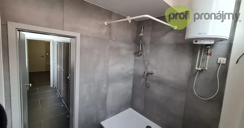 Pronájem skladu, Zlín, Šedesátá, 240 m2