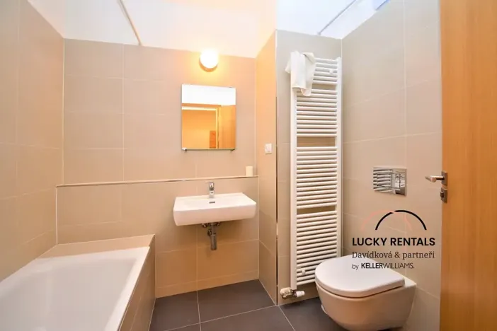Pronájem bytu 1+kk, Praha - Modřany, Provázkova, 37 m2