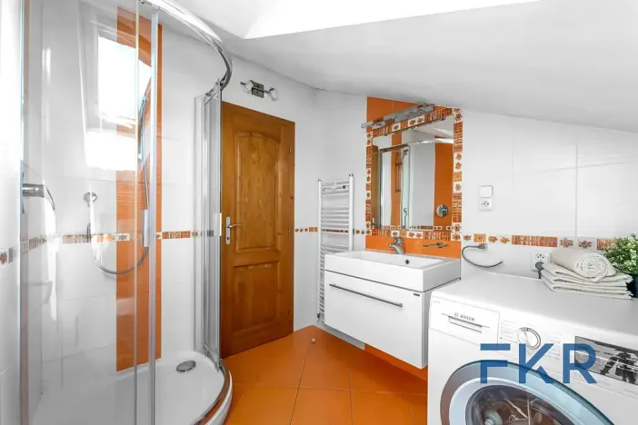 Prodej rodinného domu, Praha - Dolní Počernice, Listopadová, 242 m2