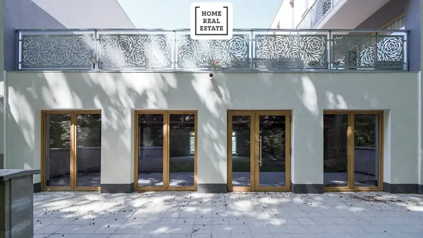 Prodej obchodního prostoru, Karlovy Vary, Šumavská, 150 m2