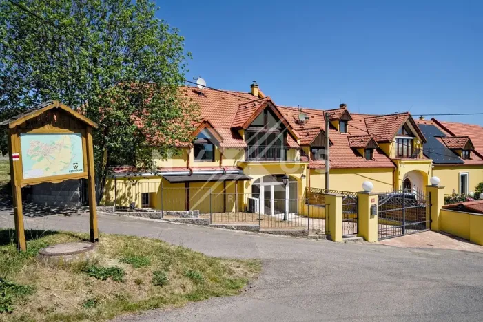 Prodej rodinného domu, Černolice, Ke dvoru, 375 m2