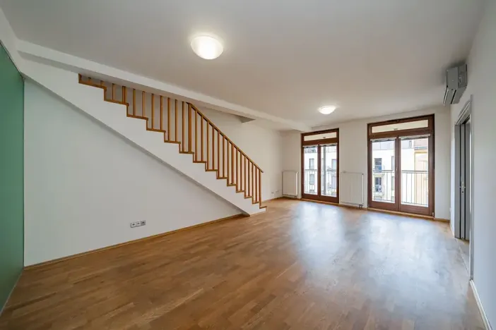Pronájem kanceláře, Praha - Smíchov, Štefánikova, 168 m2
