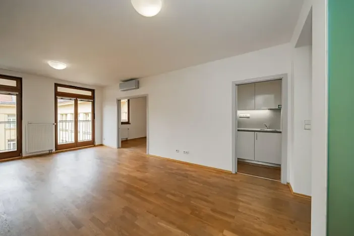 Pronájem kanceláře, Praha - Smíchov, Štefánikova, 168 m2