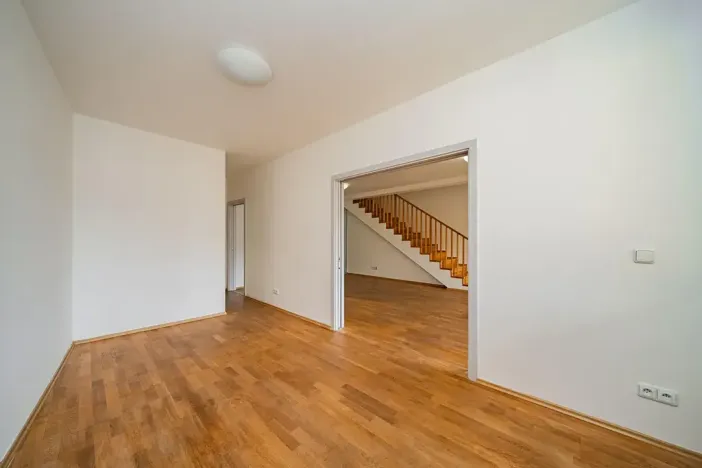 Pronájem kanceláře, Praha - Smíchov, Štefánikova, 168 m2