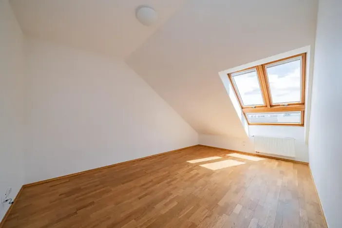 Pronájem kanceláře, Praha - Smíchov, Štefánikova, 168 m2