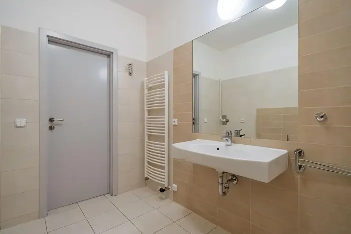 Pronájem kanceláře, Praha - Smíchov, Štefánikova, 168 m2