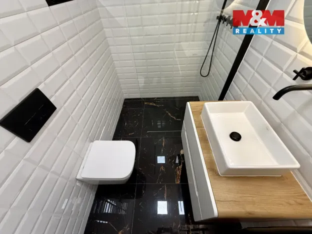 Pronájem bytu 1+1, Praha - Smíchov, Vltavská, 40 m2