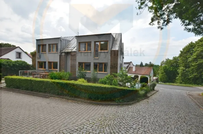 Pronájem bytu 2+kk, Klecany, Nám. Třebízského, 52 m2
