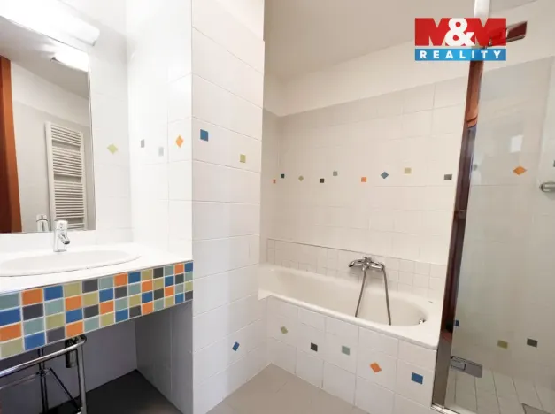 Pronájem bytu 1+1, Hradec Králové, Pospíšilova, 69 m2