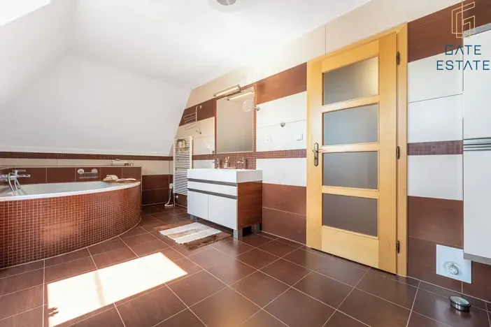 Prodej rodinného domu, Vážany, 367 m2