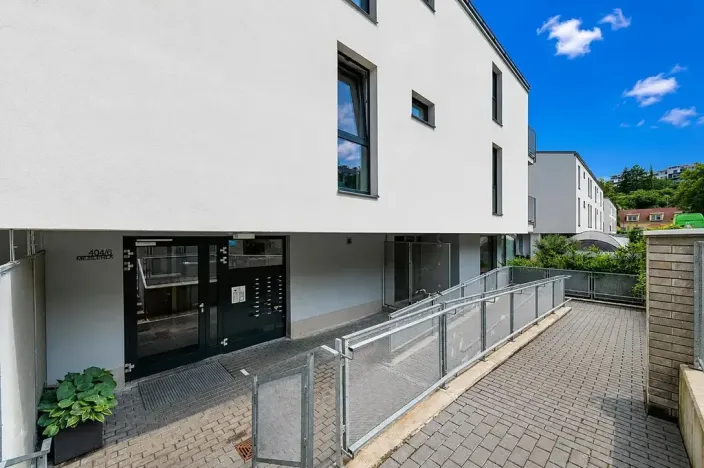 Prodej bytu 2+kk, Praha - Hrdlořezy, Mezilehlá, 51 m2
