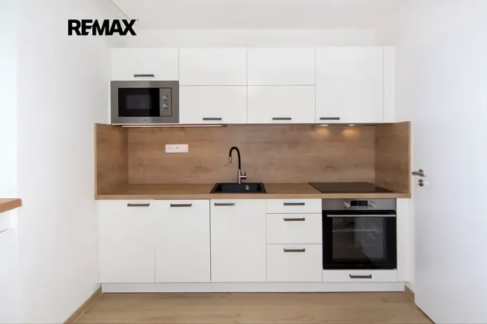 Pronájem bytu 2+1, Praha - Podolí, Ve svahu, 55 m2