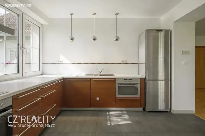 Prodej vily, Praha - Lipence, Na Bambouzku, 300 m2