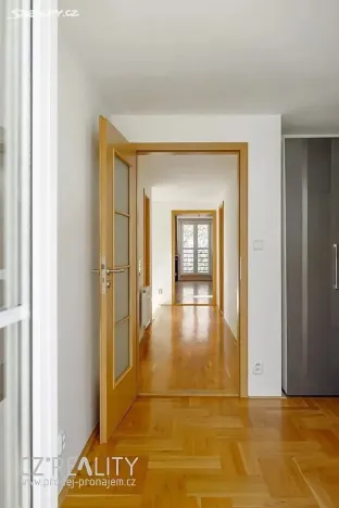 Prodej vily, Praha - Lipence, Na Bambouzku, 300 m2