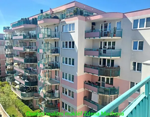 Pronájem bytu 2+kk, Praha - Strašnice, Gutova, 48 m2