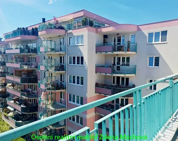 Pronájem bytu 2+kk, Praha - Strašnice, Gutova, 48 m2