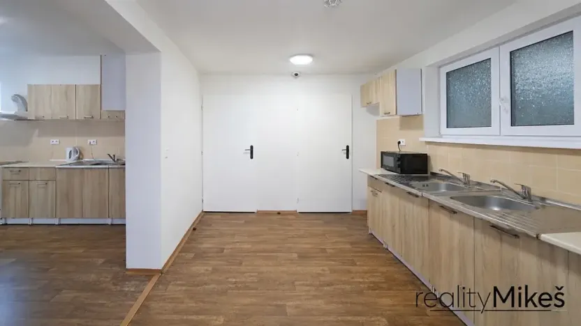 Prodej ubytování, Dobrovice, 500 m2