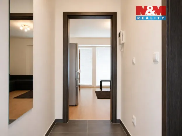 Pronájem bytu 1+kk, Praha - Letňany, Frýdecká, 27 m2