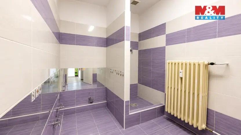 Pronájem obchodního prostoru, Louny, Náměstí Benedikta Rejta, 82 m2
