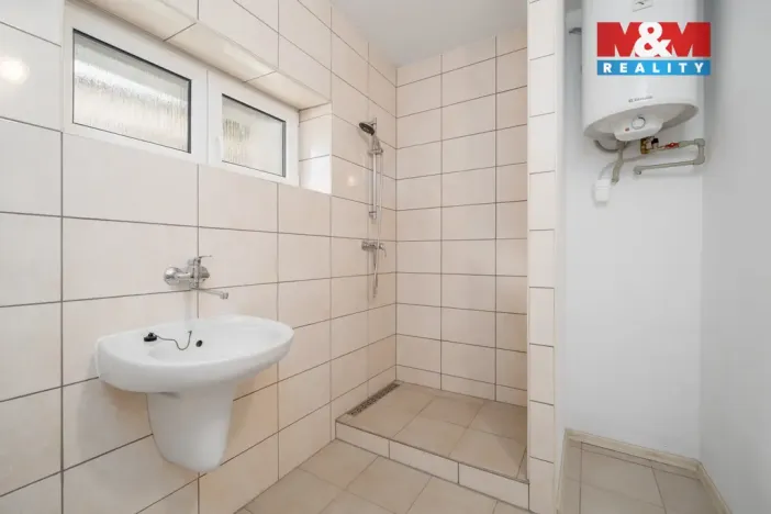 Prodej bytu 1+1, Ústí nad Labem - Klíše, Mezidomí, 47 m2