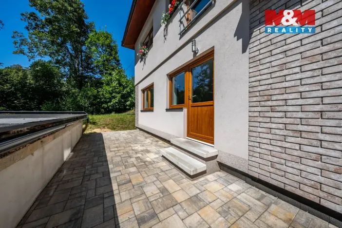 Prodej činžovního domu, Janov nad Nisou - Loučná nad Nisou, 340 m2
