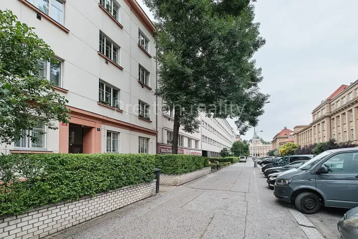 Pronájem bytu 2+kk, Praha - Dejvice, Zikova, 61 m2