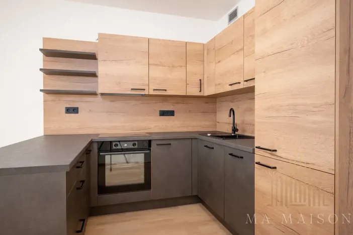 Pronájem bytu 2+kk, Praha - Vysočany, Smržových, 58 m2