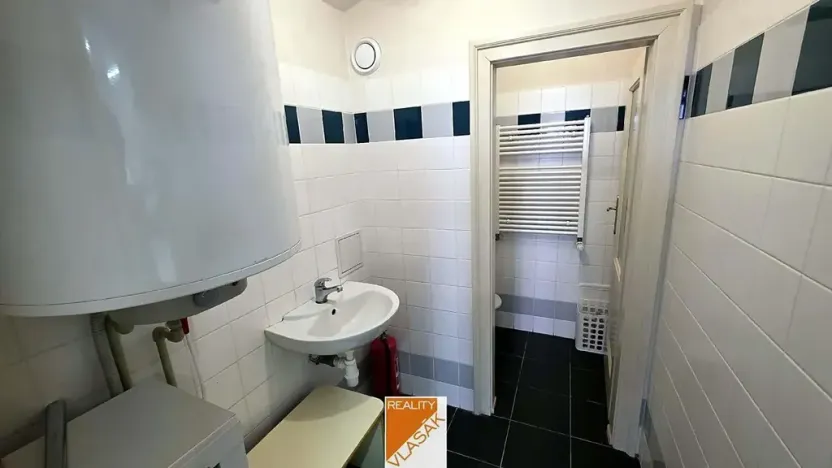 Pronájem obchodního prostoru, Kadaň, Boženy Němcové, 53 m2