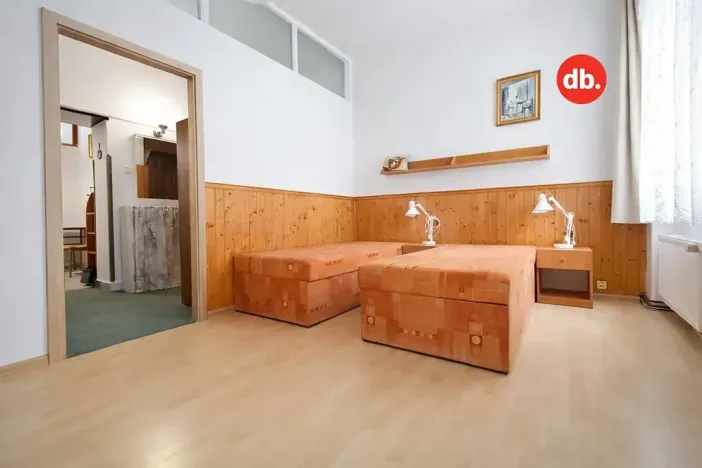 Pronájem bytu 2+1, Karlovy Vary, Krále Jiřího, 58 m2