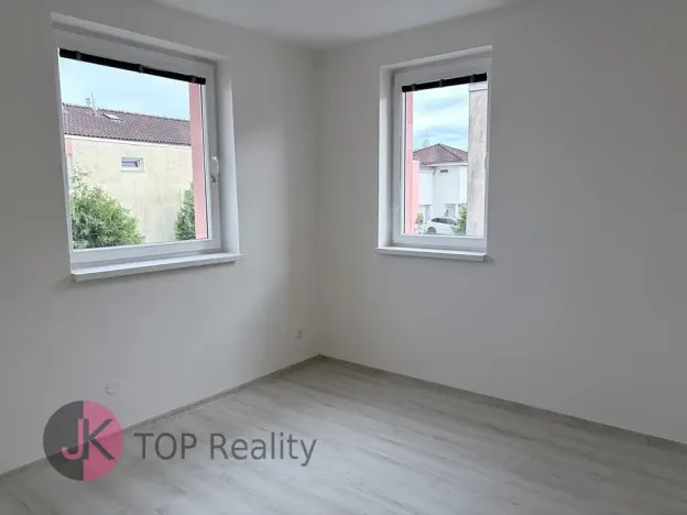 Pronájem rodinného domu, Praha - Uhříněves, Vlárská, 100 m2