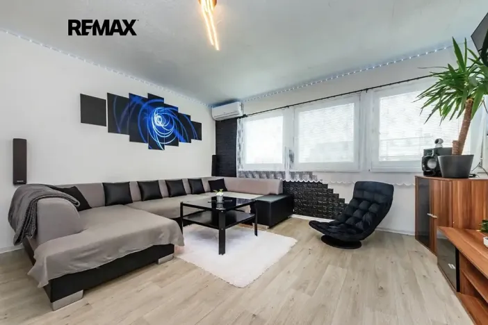 Prodej bytu 3+1, Červený Újezd, U Okálu, 62 m2