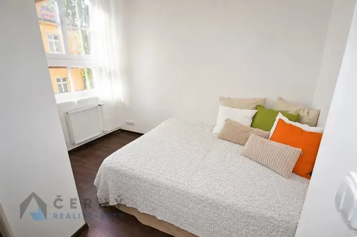 Pronájem bytu 1+1, Liberec, Tatranská, 27 m2