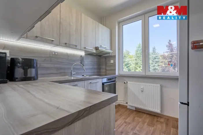 Prodej bytu 4+1, Březůvky, 81 m2